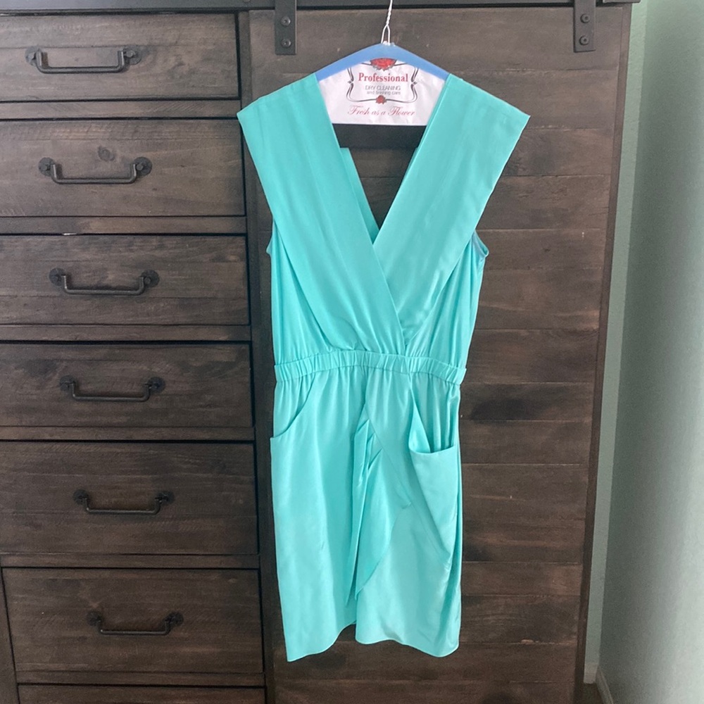 Donna Morgan 100% silk turquoise dress